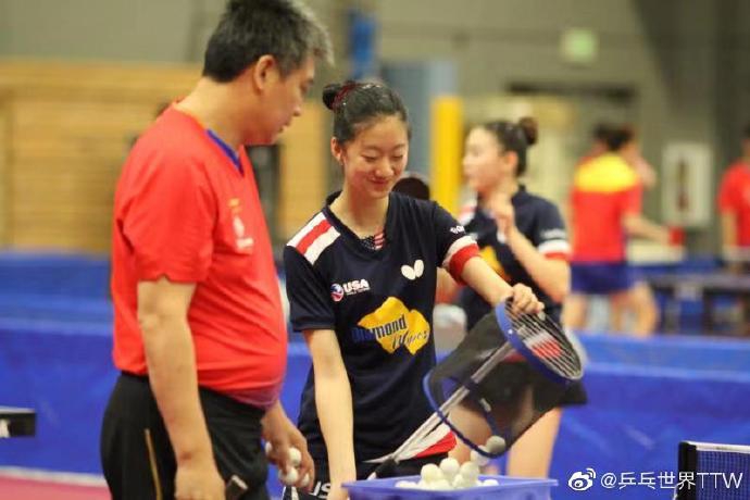 中国驻洛杉矶总领事张平看望国乒