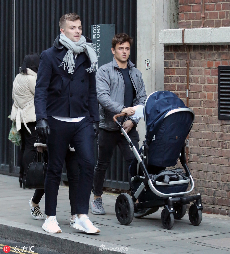 戴利推养子上街讨教育儿经