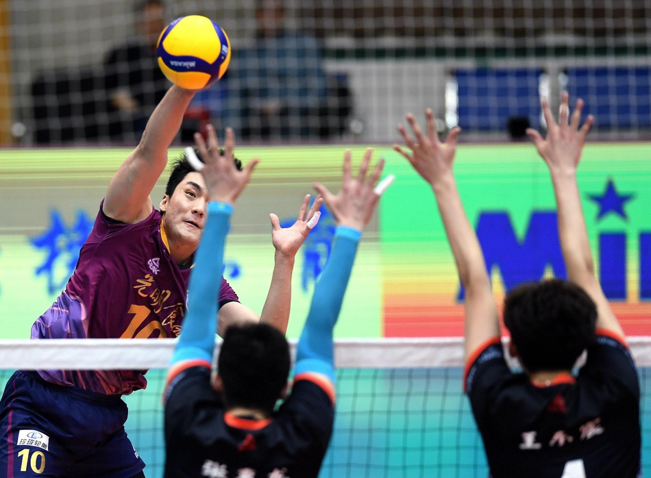 男排联赛首回合北京3-2上海