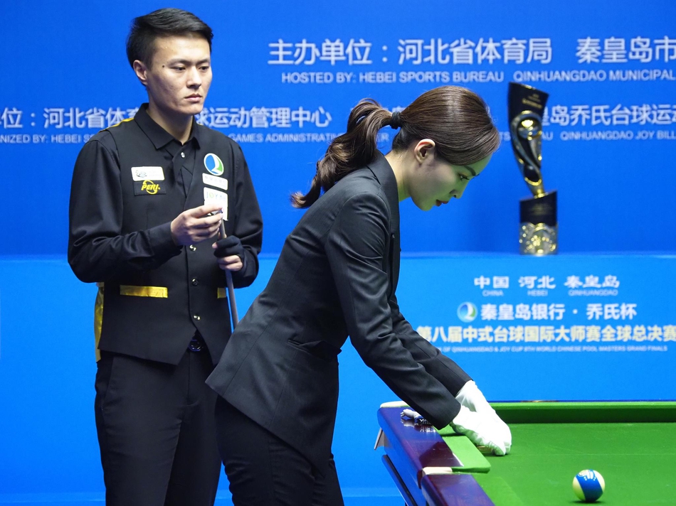 最美女裁判执裁中式台球巅峰战