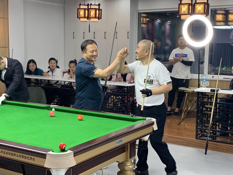 刘能和谢广坤出战最欢乐台球赛