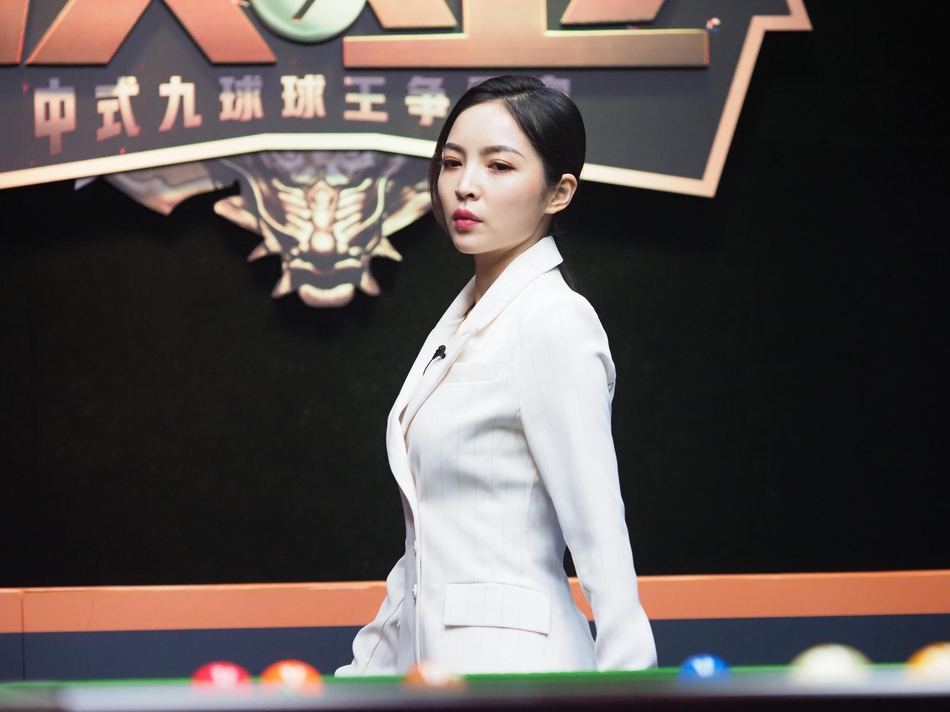 “最美台球裁判”王钟瑶爆红