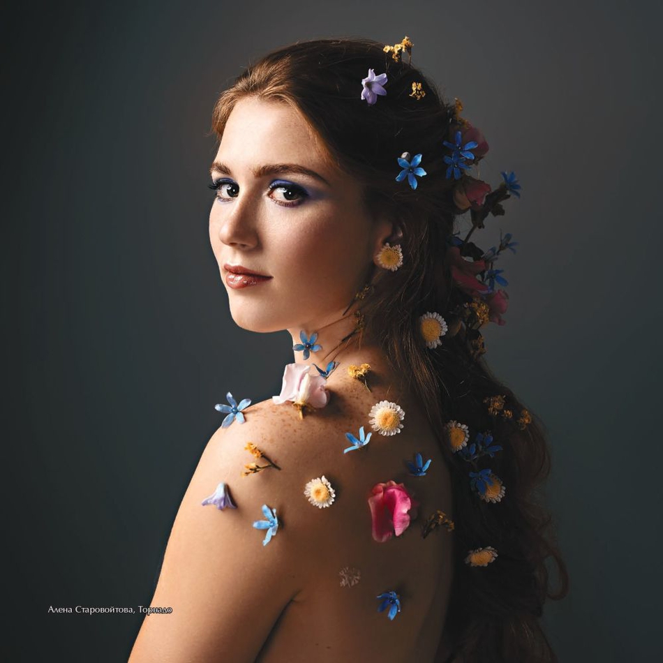 美！俄罗斯冰球女将拍限量版日历