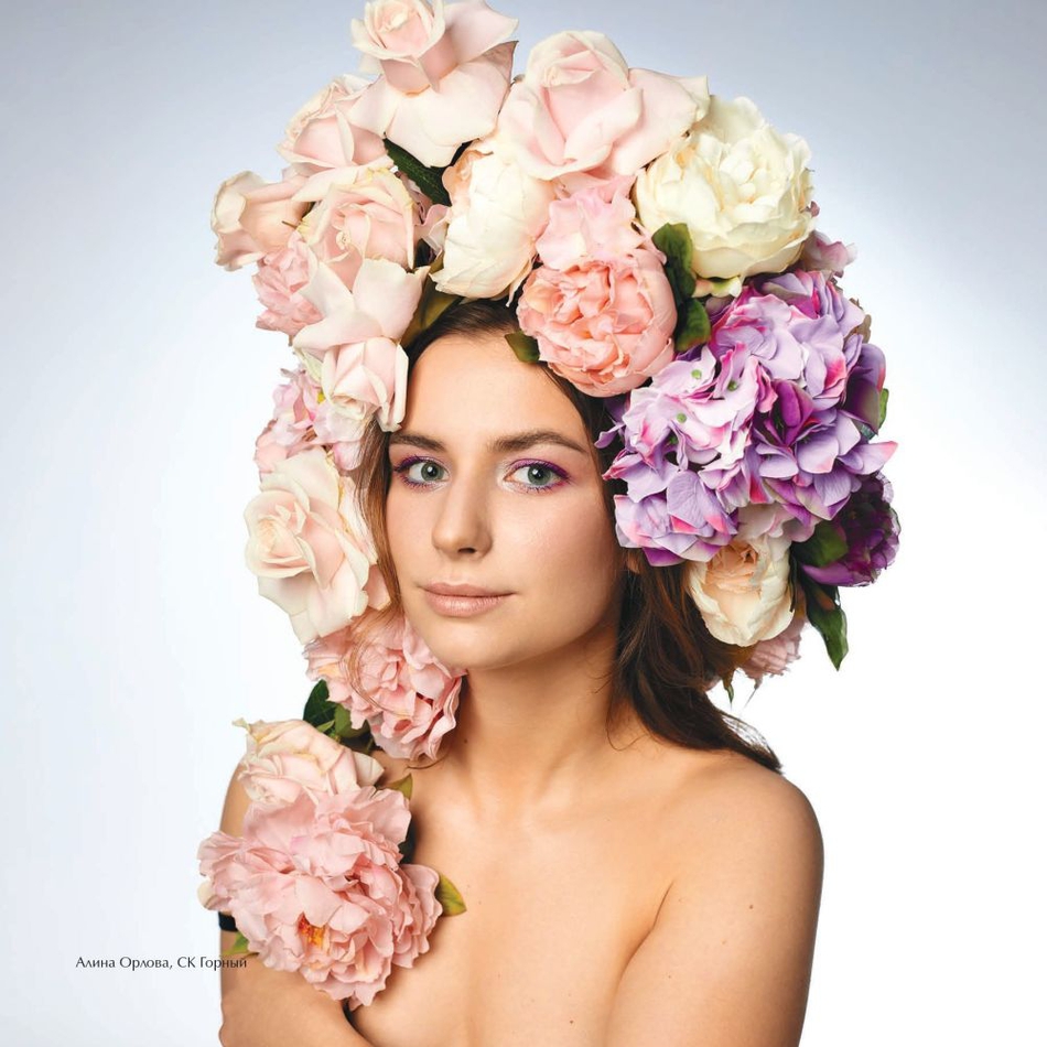 美！俄罗斯冰球女将拍限量版日历