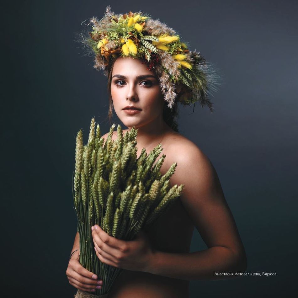 美！俄罗斯冰球女将拍限量版日历