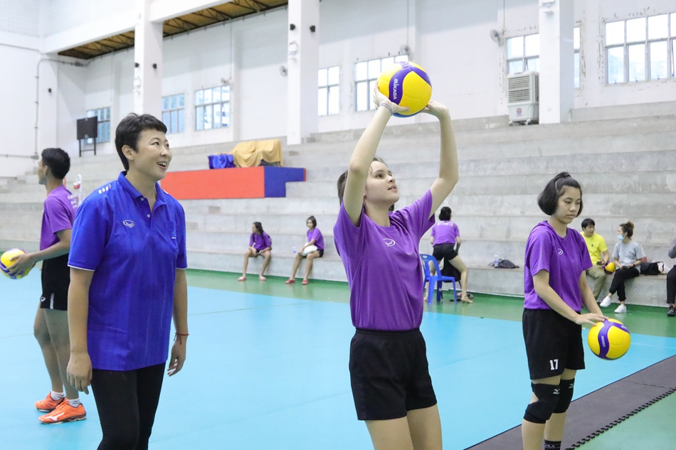 冯坤加提蓬泰国开课