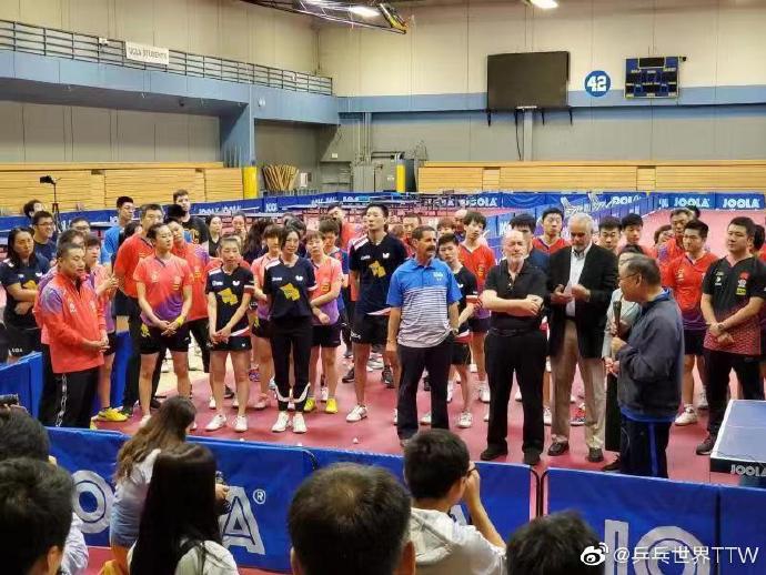 中国驻洛杉矶总领事张平看望国乒