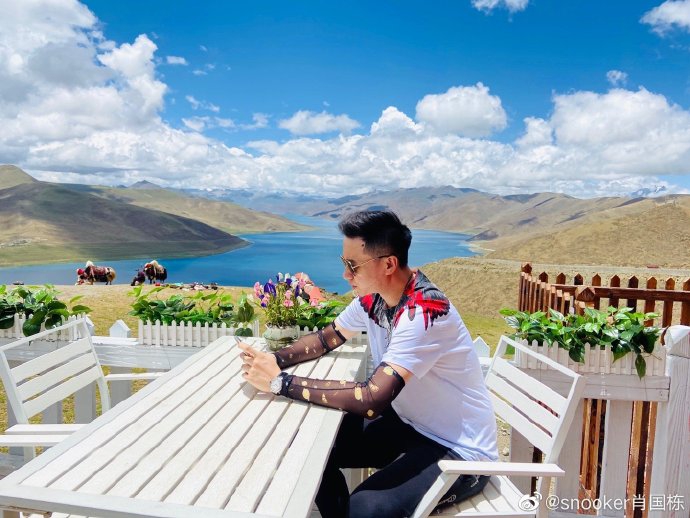 肖国栋晒出游玩西藏美照