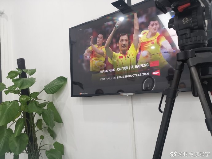 奥运冠军张宁入选羽联名人堂