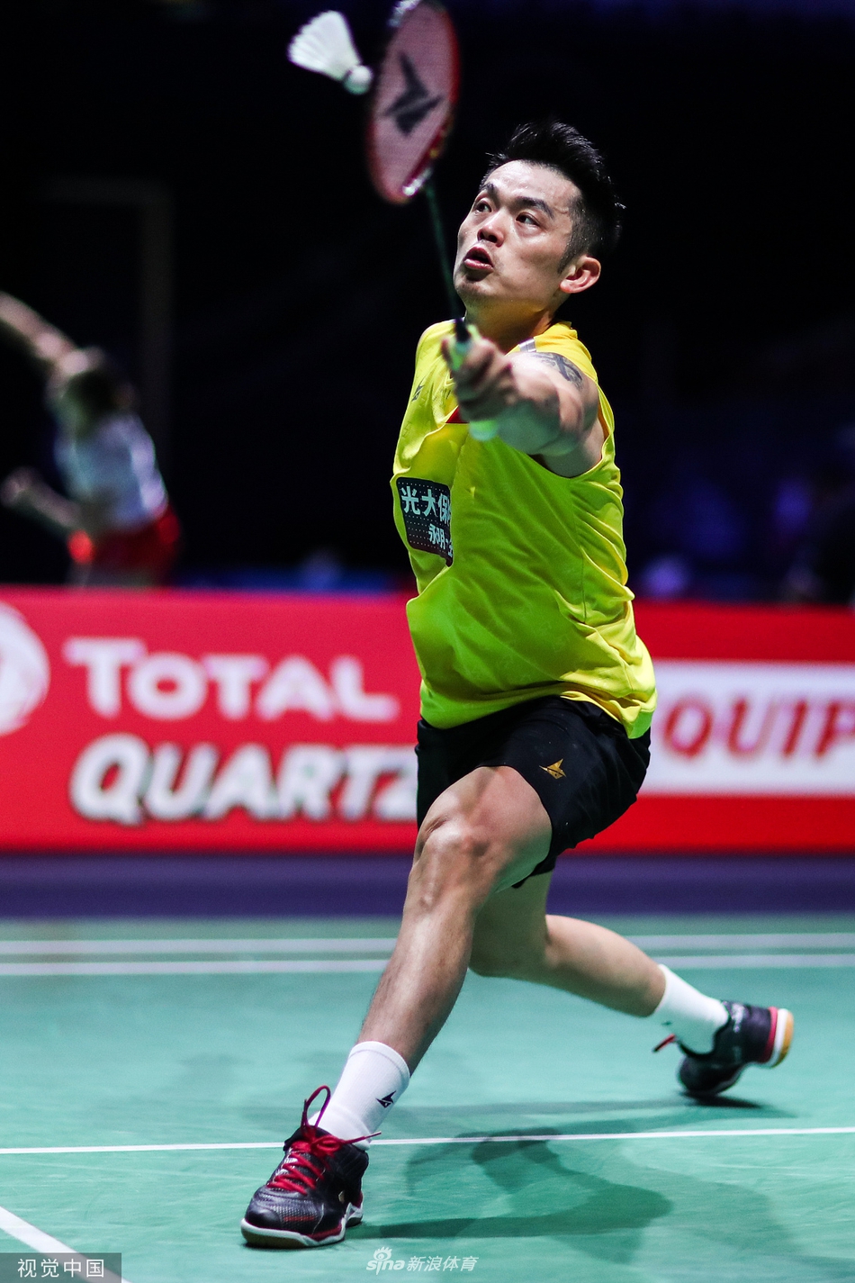 法国赛首轮林丹2-0勒维德兹