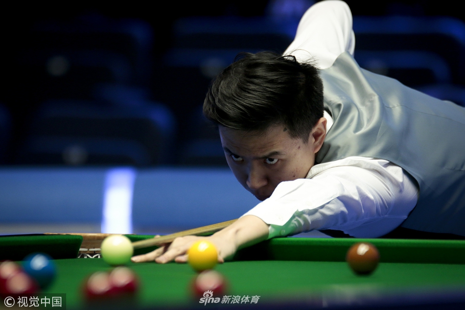 大奖赛次轮肖国栋4-1马克-戴维斯