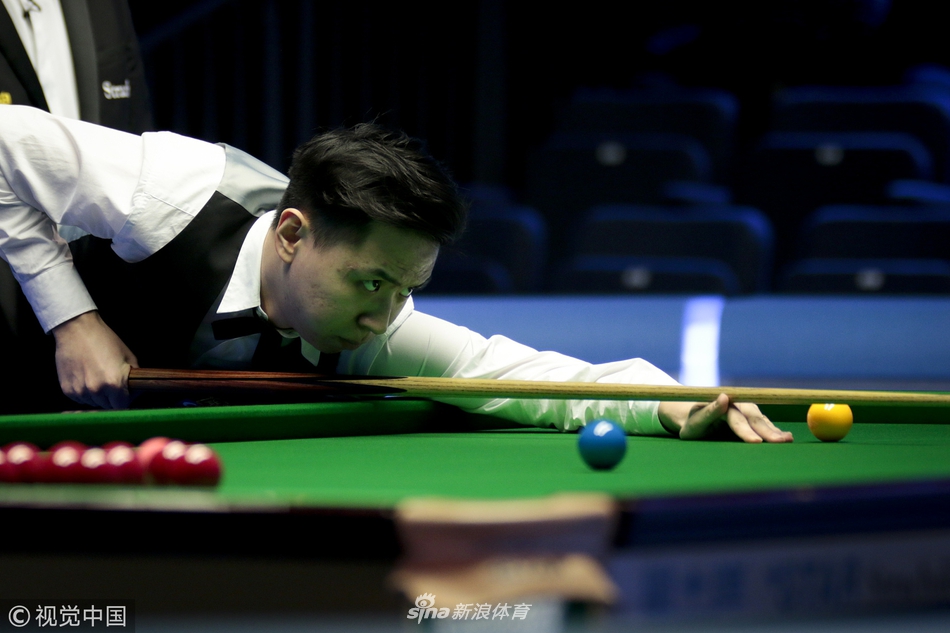 大奖赛次轮肖国栋4-1马克-戴维斯