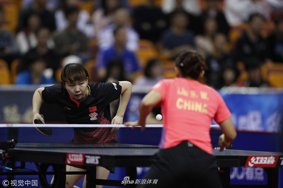 世乒赛直通赛刘诗雯3-2朱雨玲