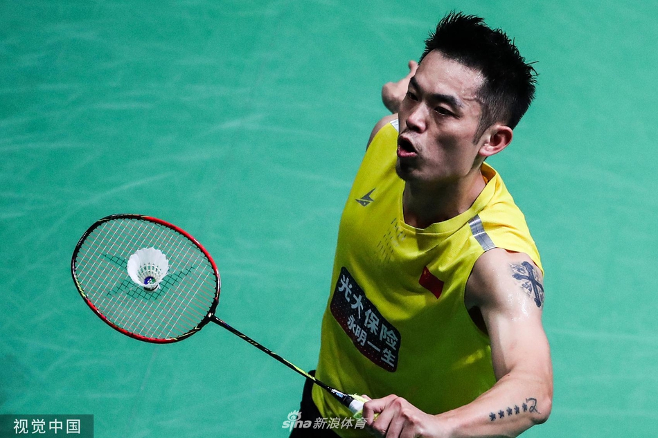 法国赛首轮林丹2-0勒维德兹