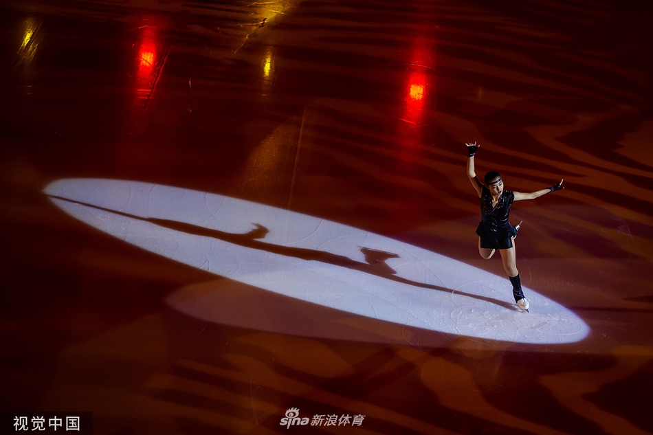 花样滑冰大奖赛法国站表演滑