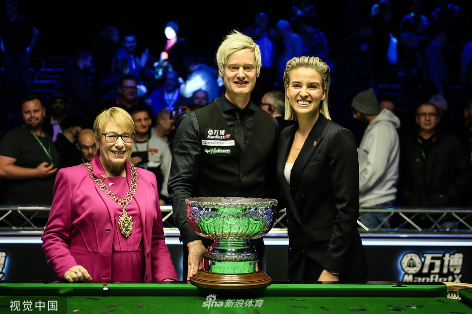 冠中冠罗伯逊10-9特鲁姆普夺冠