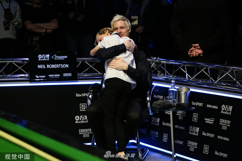 冠中冠罗伯逊10-9特鲁姆普夺冠