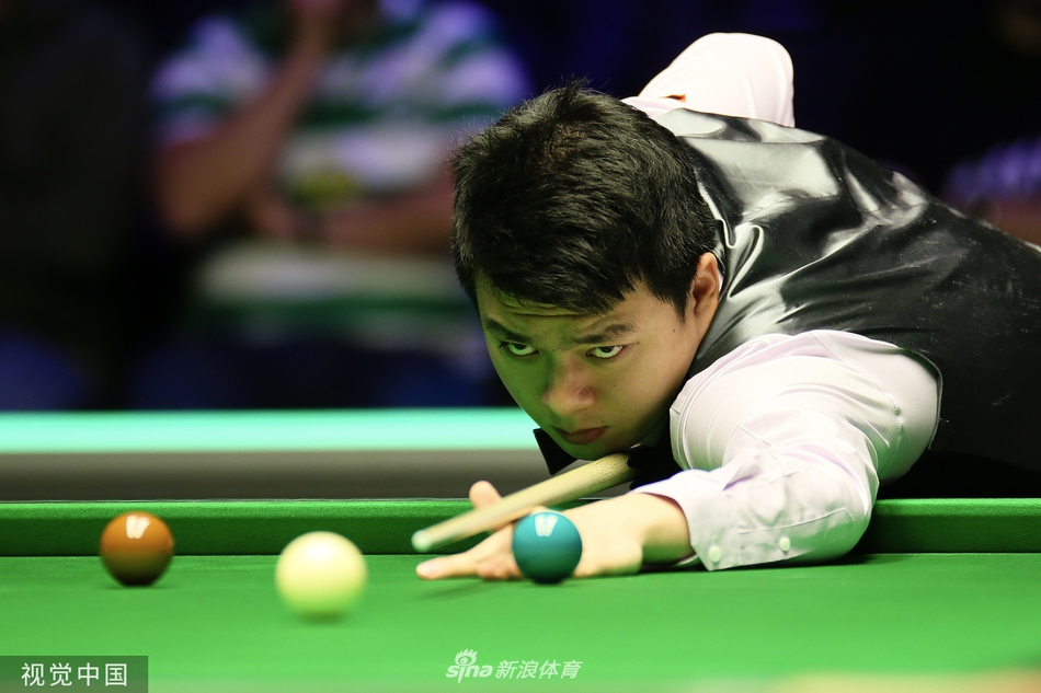 英锦赛鲁宁1-6希金斯