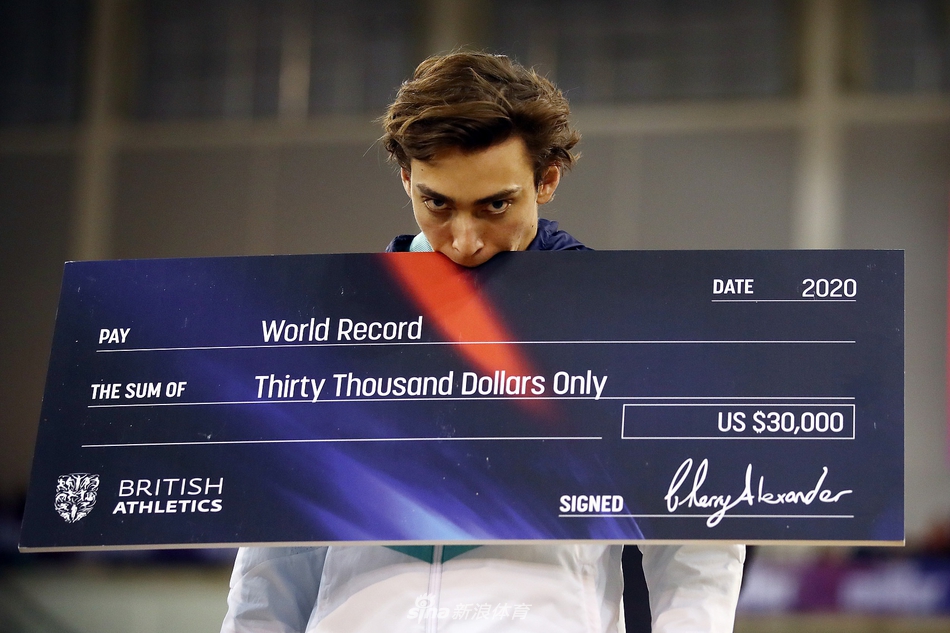 杜普兰蒂斯6米18破撑杆跳世界纪录