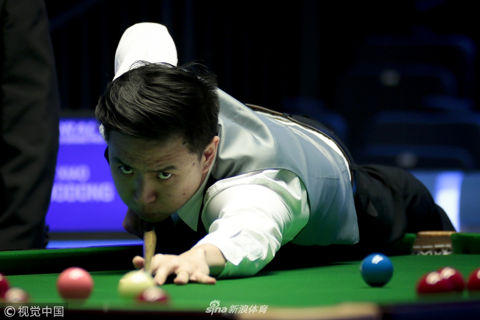 大奖赛次轮肖国栋4-1马克-戴维斯