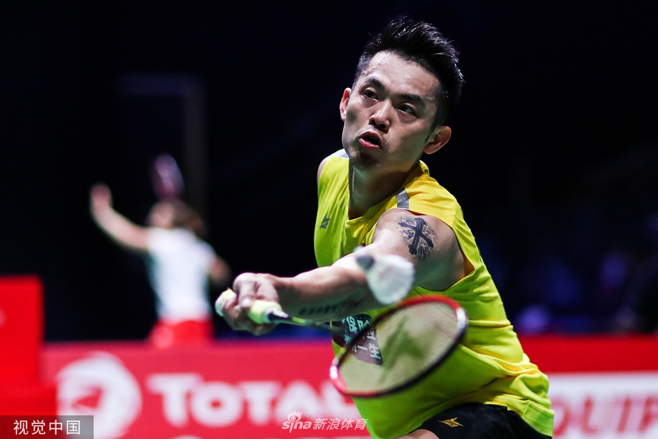 法国赛首轮林丹2-0勒维德兹