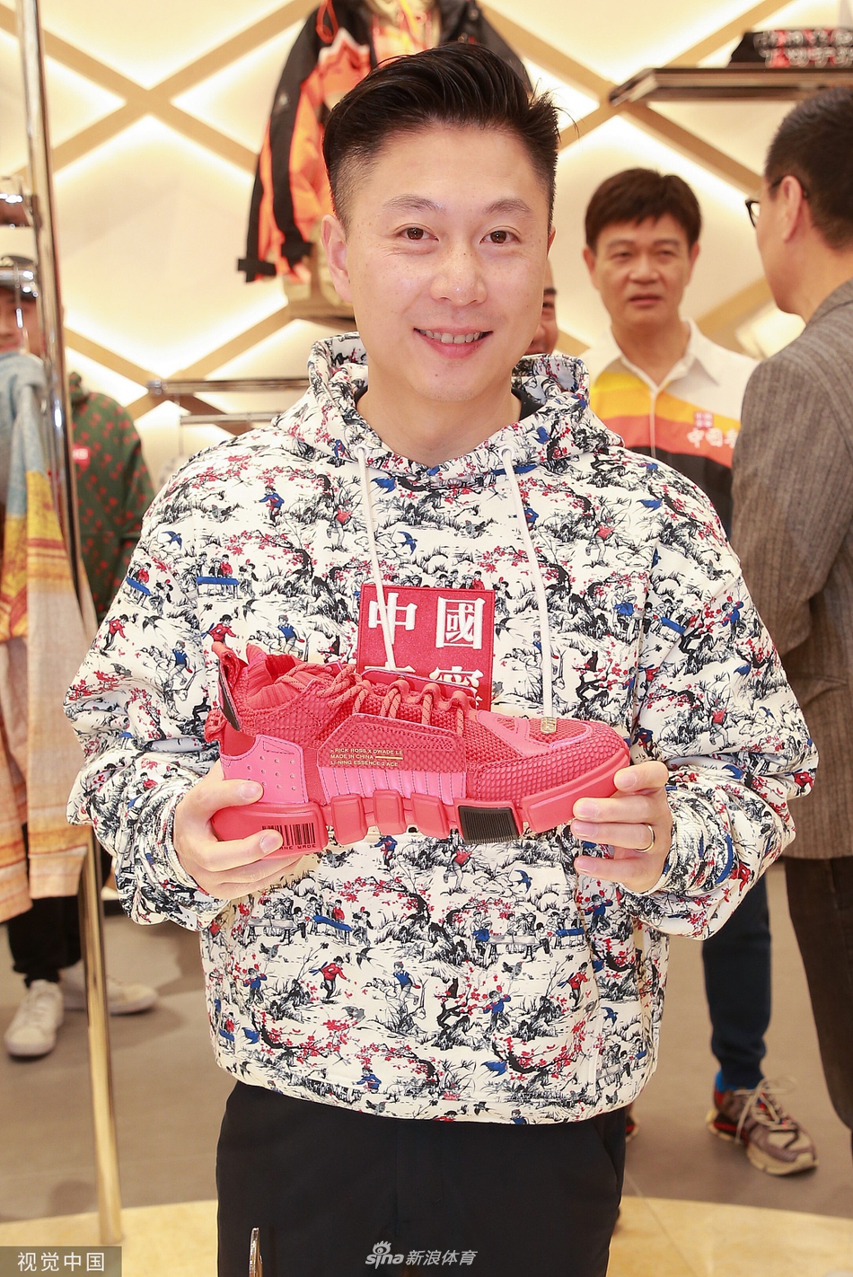 李宁李小鹏杨威吴敏霞出席活动