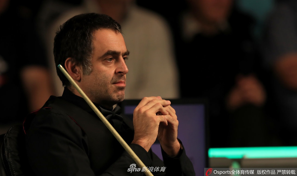 英锦赛首轮奥沙利文6-0布尔曼