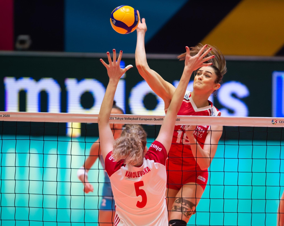 土耳其女排3-2波兰郎平观战