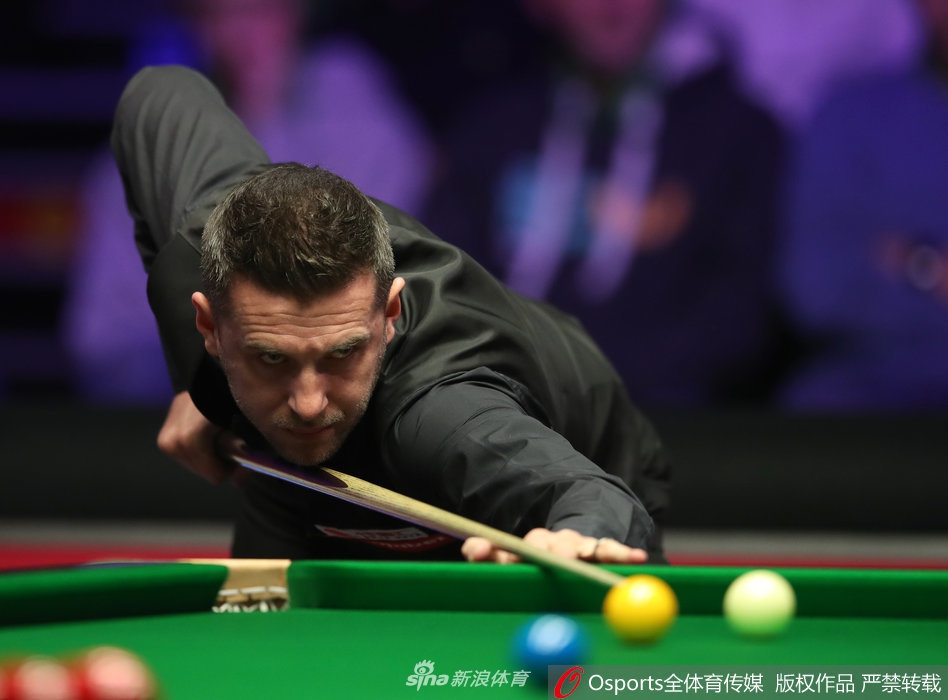 大师赛塞尔比6-2马奎尔