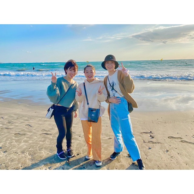 池江璃花子和平野美宇海边小聚