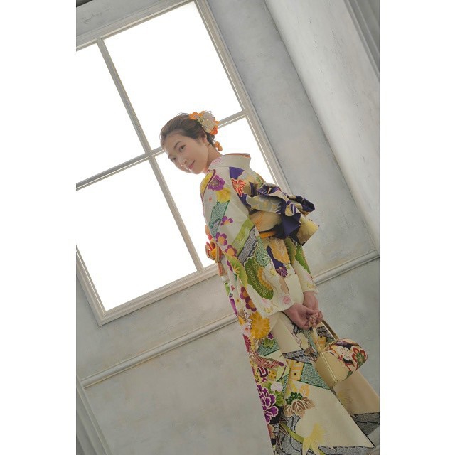 池江璃花子晒成人日和服写真