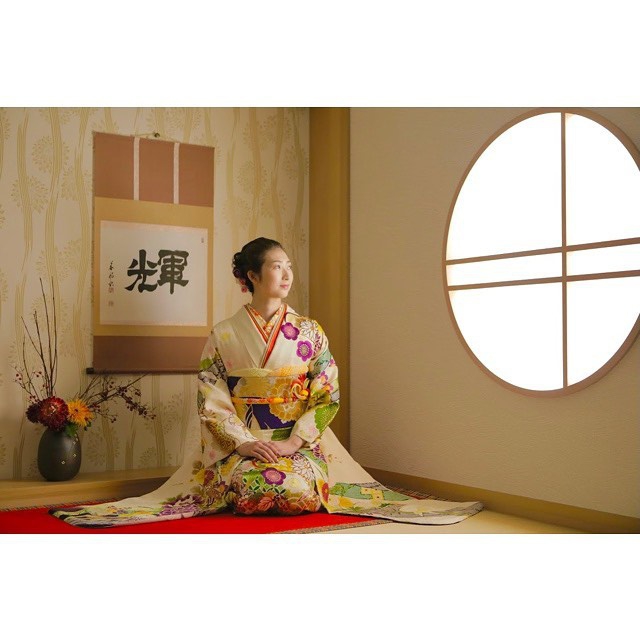 池江璃花子晒成人日和服写真