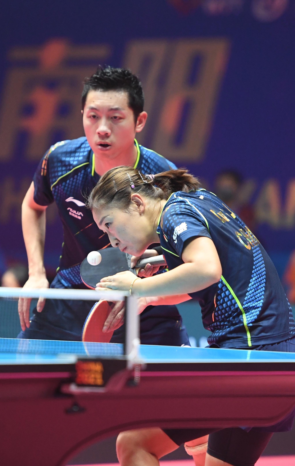 直通赛许昕/刘诗雯2-0郑培锋/石洵瑶