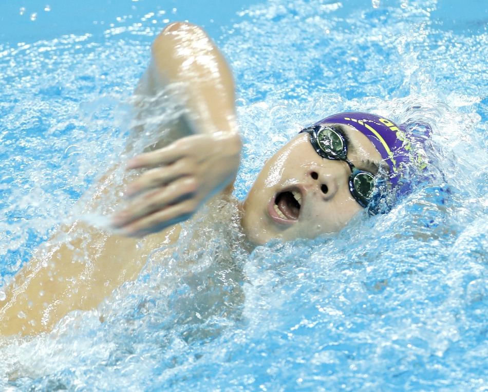 男子800米自由泳季新杰夺冠