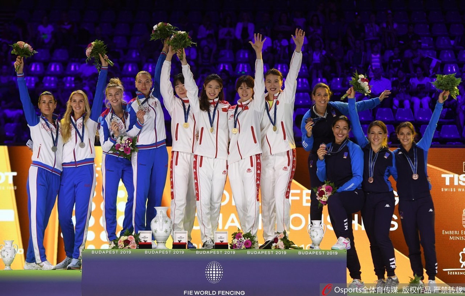 击剑世锦赛中国女重团体夺冠