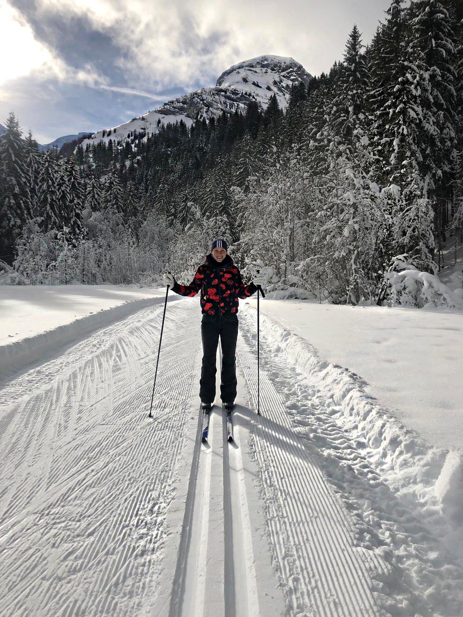 沃兹尼亚奇晒滑雪美照