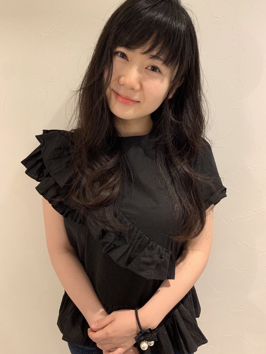 福原爱换发型不忘撒狗粮