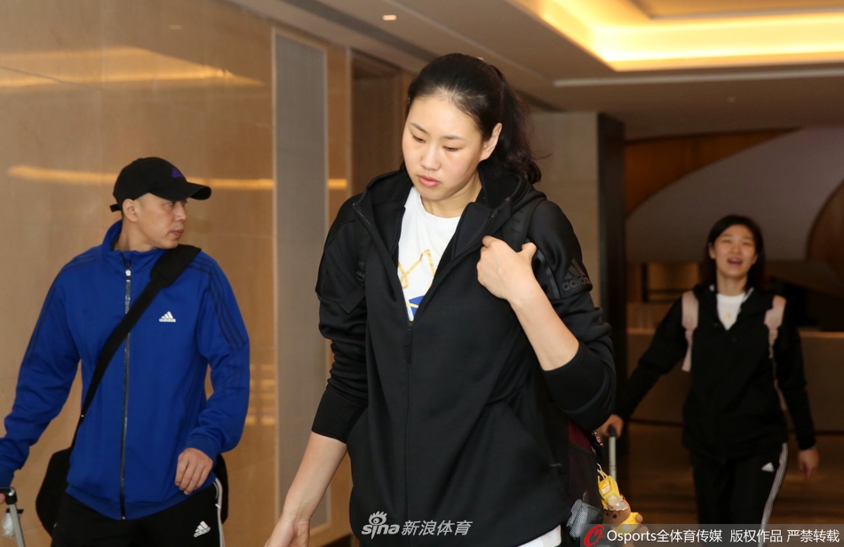 中国女排结束北仑集训回京