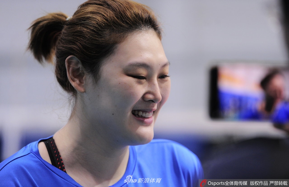 辽宁女排备战王一梅段放苦练