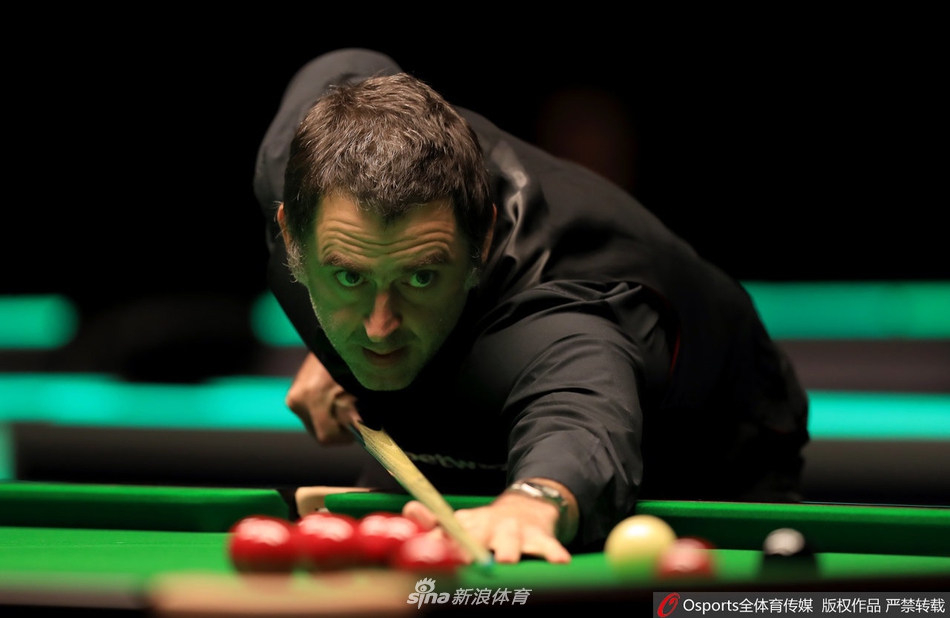 英锦赛首轮奥沙利文6-0布尔曼