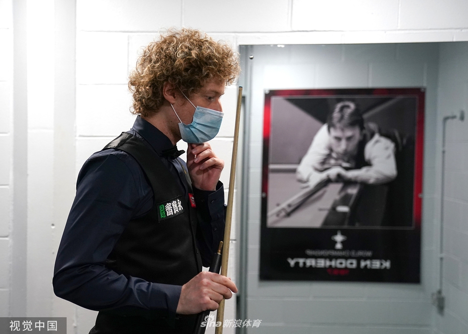 世锦赛罗伯逊暂8-8威尔逊