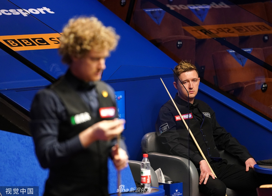 世锦赛罗伯逊暂8-8威尔逊