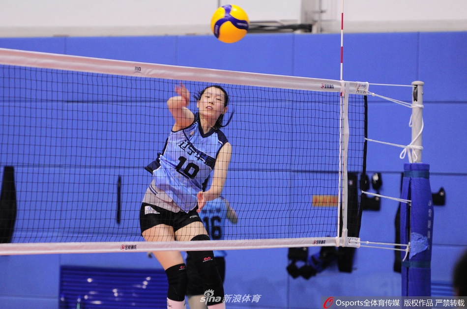 辽宁女排备战王一梅段放苦练