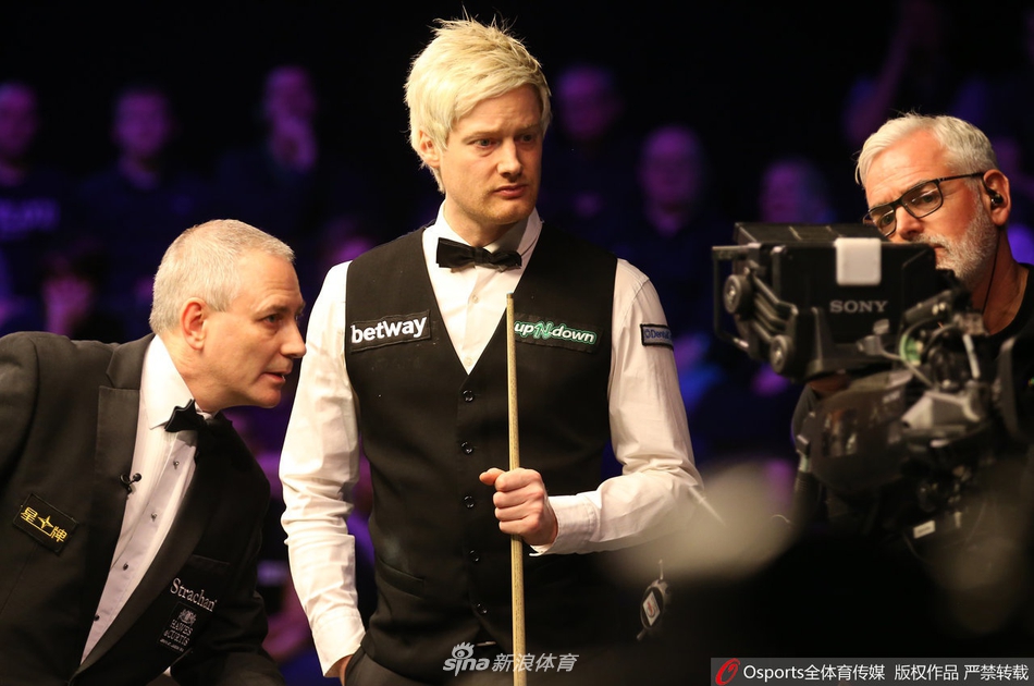 英锦赛颜丙涛6-1罗伯逊进8强