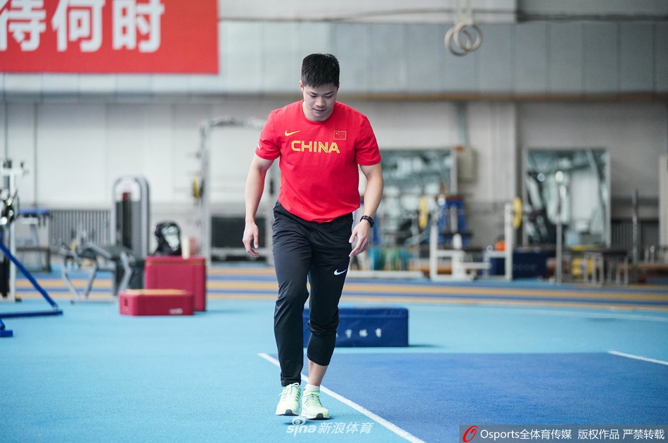 苏炳添谢震业备战亚锦赛