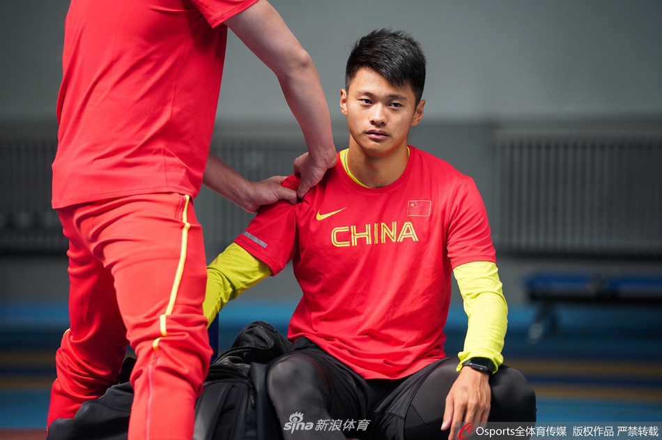 苏炳添谢震业备战亚锦赛