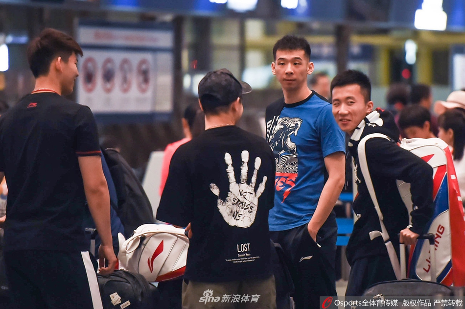 国羽深夜出征瑞士备战世锦赛