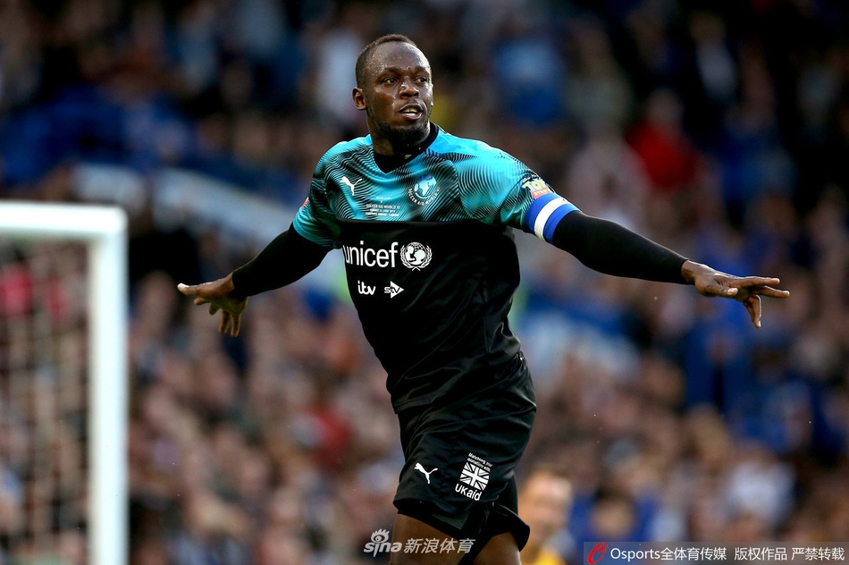 博尔特德罗巴亮相斯坦福桥