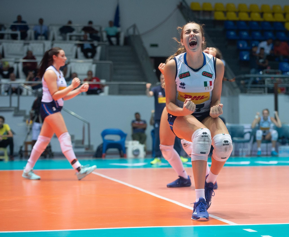 女排U18世青赛中国2-3意大利