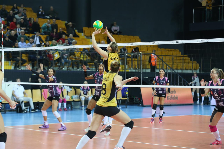 欧冠朱婷休战瓦基弗横扫